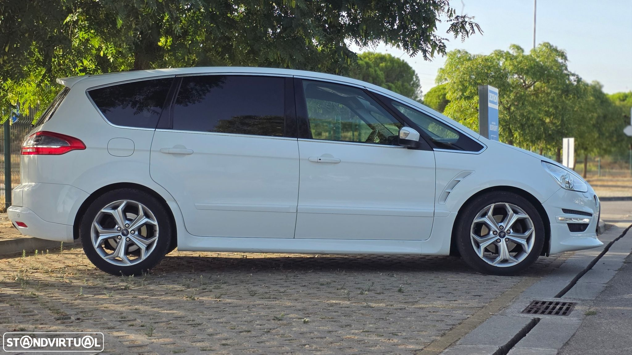 Ford S-Max 2.0 TDCi Titanium 7L - 4