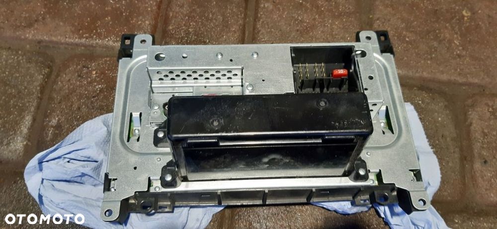 Mercedes Actros Radio - 10