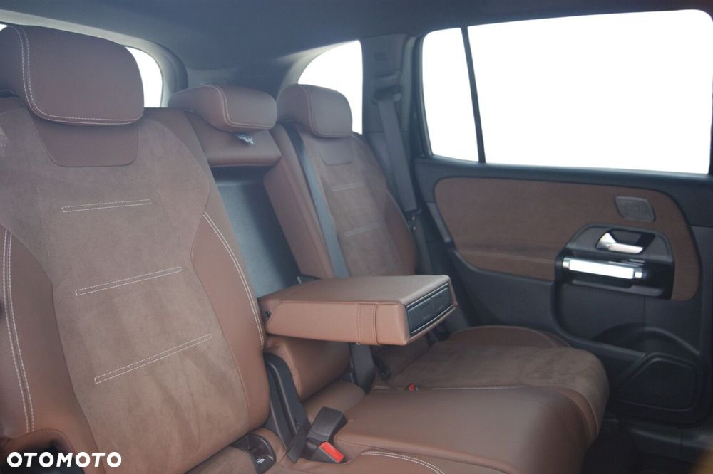 Mercedes-Benz GLB - 8