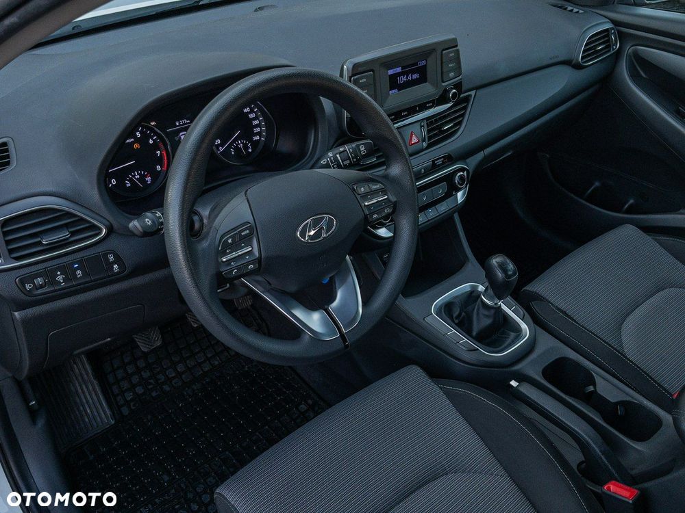 Hyundai i30 1.5 DPI Classic + - 11