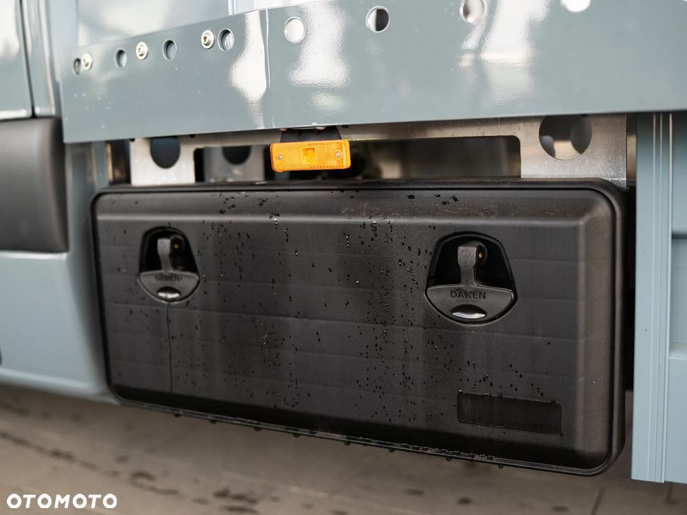 Mercedes-Benz Sprinter - 16