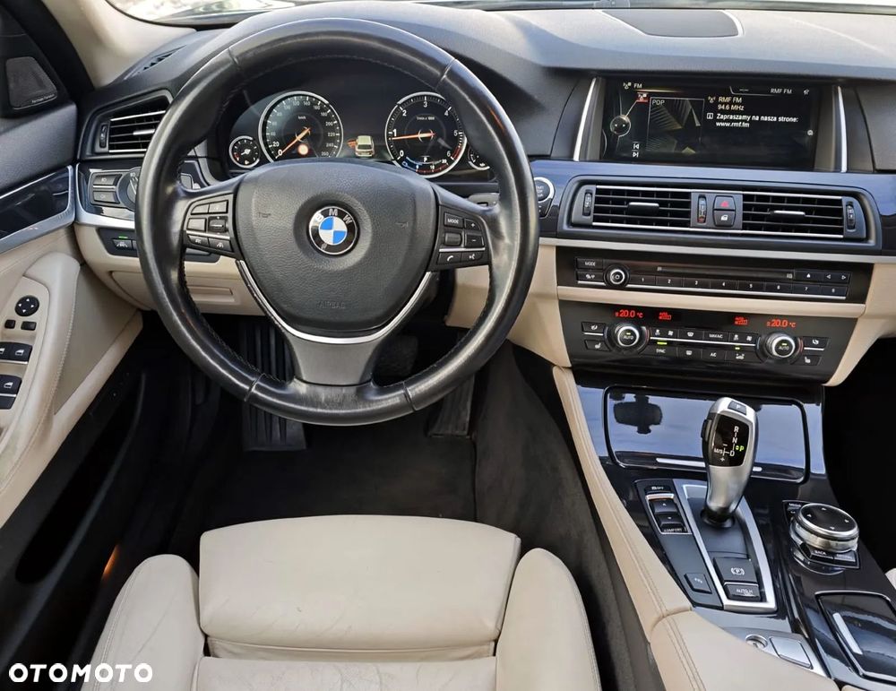BMW Seria 5 525d Sport-Aut Luxury Line - 14