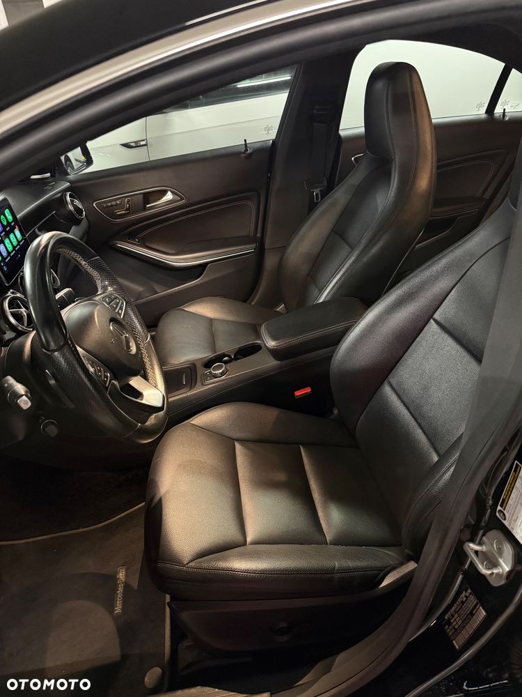 Mercedes-Benz CLA 250 7G-DCT - 12