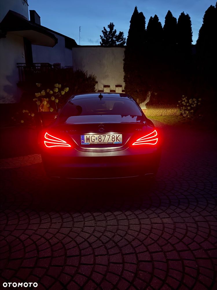 Mercedes-Benz CLA 200 d 7G-DCT - 29