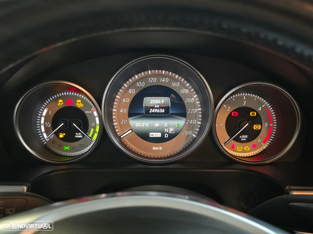 Mercedes-Benz E 300 Bluetec Hybrid Avantgarde - 17