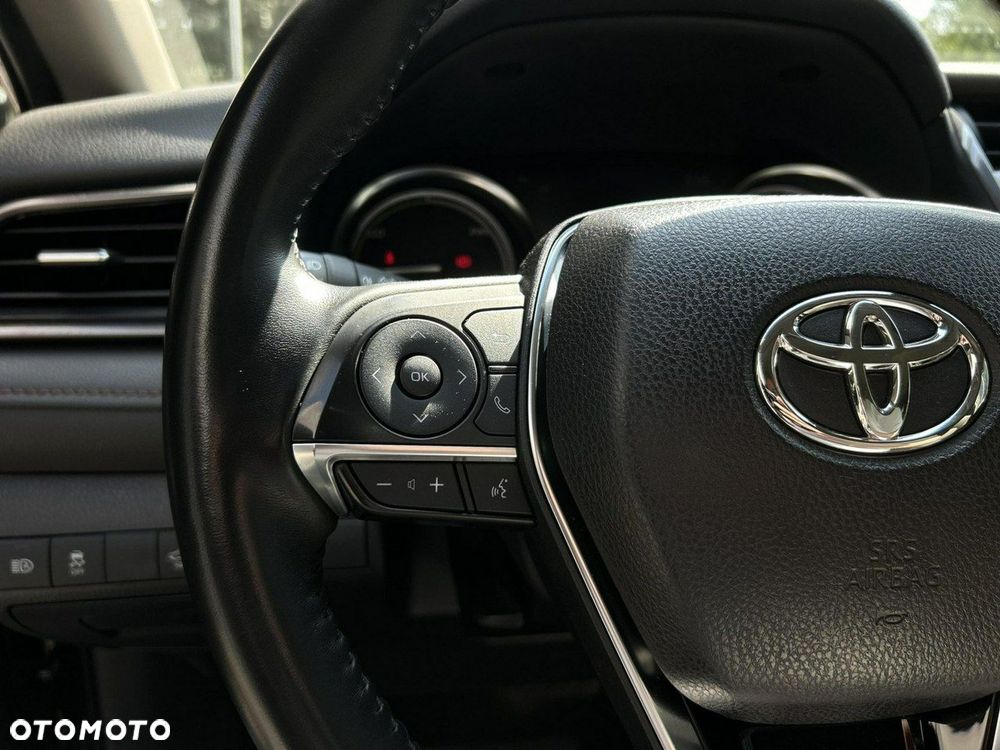 Toyota Camry 2.5 Hybrid Comfort CVT - 22