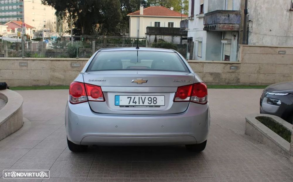 Chevrolet Cruze 1.6 LT - 18