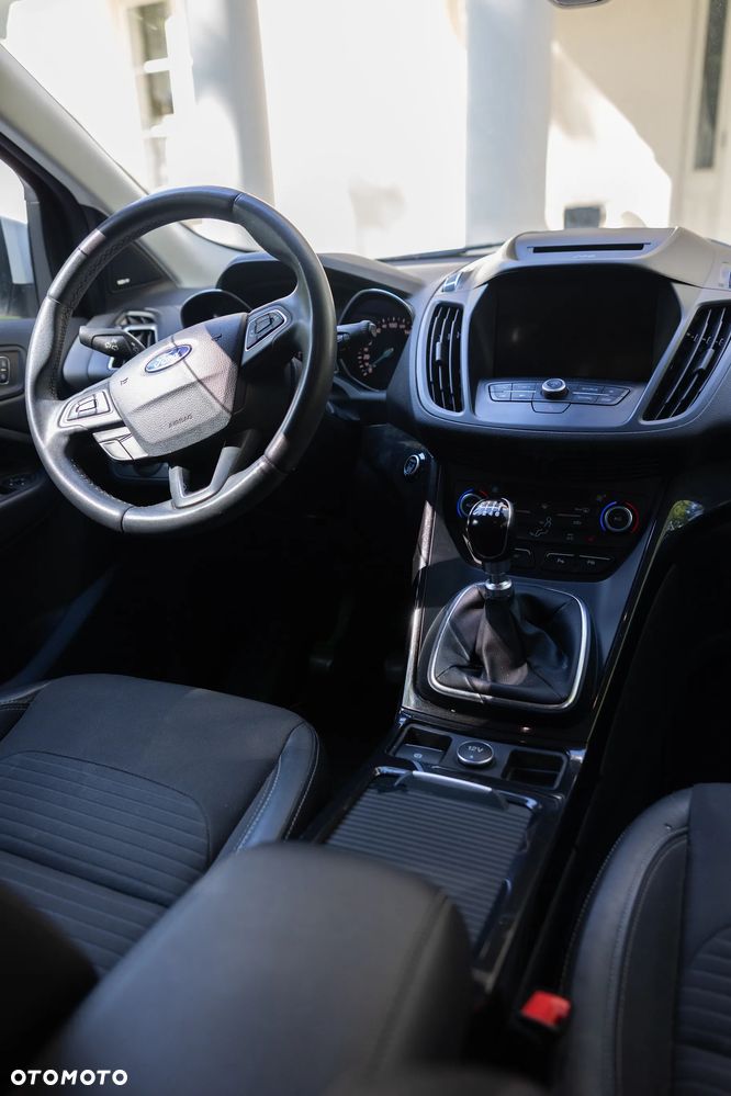 Ford Kuga 1.5 EcoBoost FWD Titanium - 4
