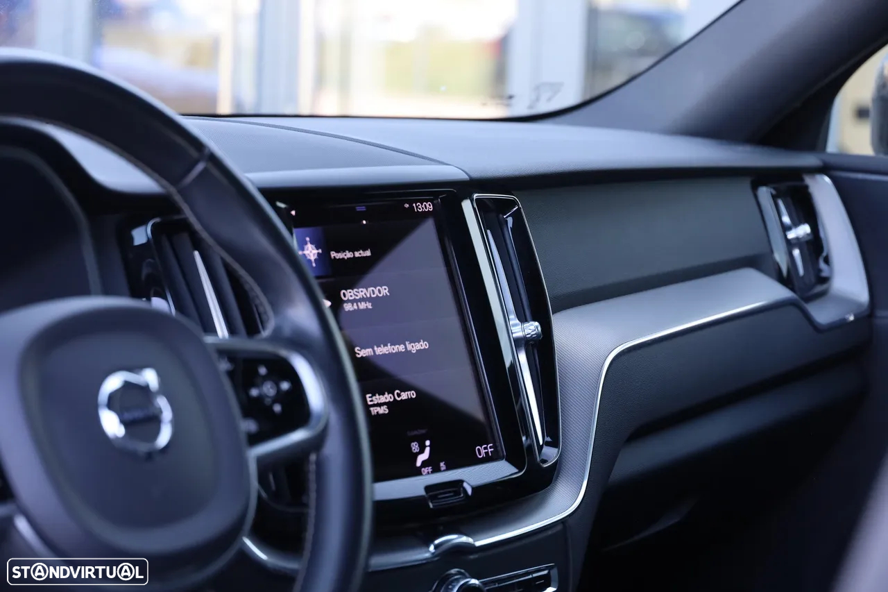 Volvo XC 60 2.0 T6 PHEV R-Design AWD - 15