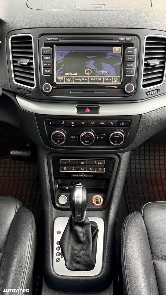 Volkswagen Sharan 2.0 TDI DSG Highline Black Style - 34