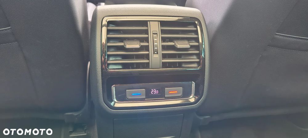 Volkswagen Passat - 17