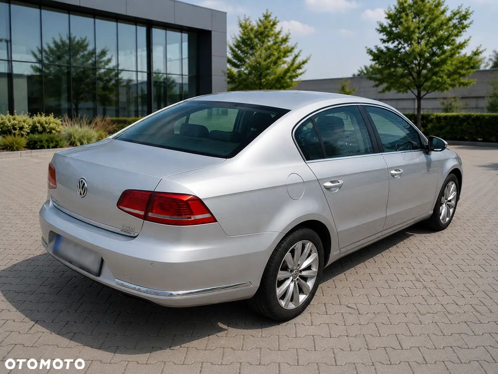 Volkswagen Passat 2.0 TDI Comfortline - 5