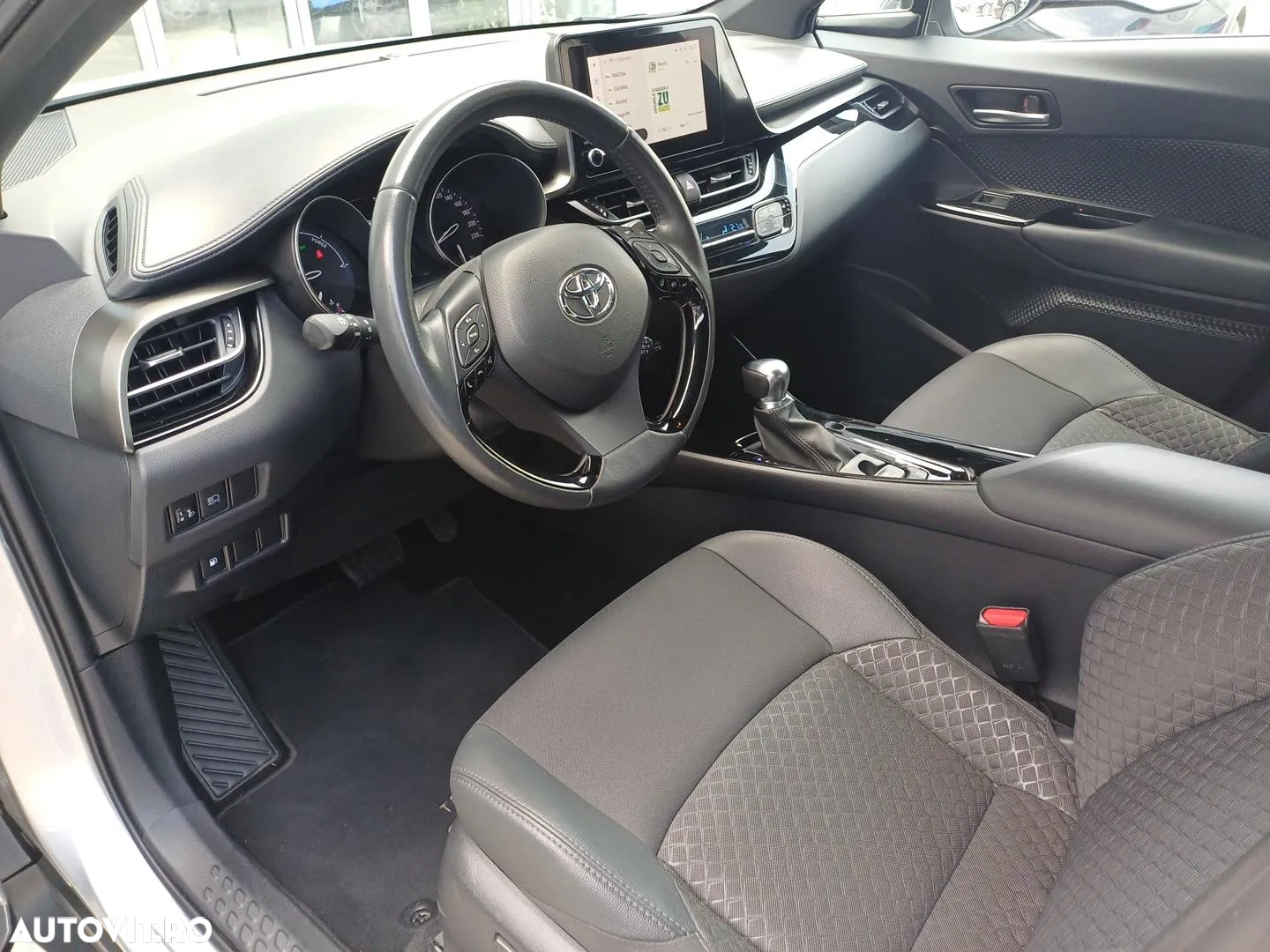 Toyota C-HR 1.8 HSD 122 CP 4x2 CVT C-lassy bi-tone - 11