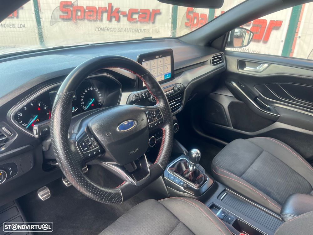 Ford Focus 1.0 EcoBoost ST-Line - 9