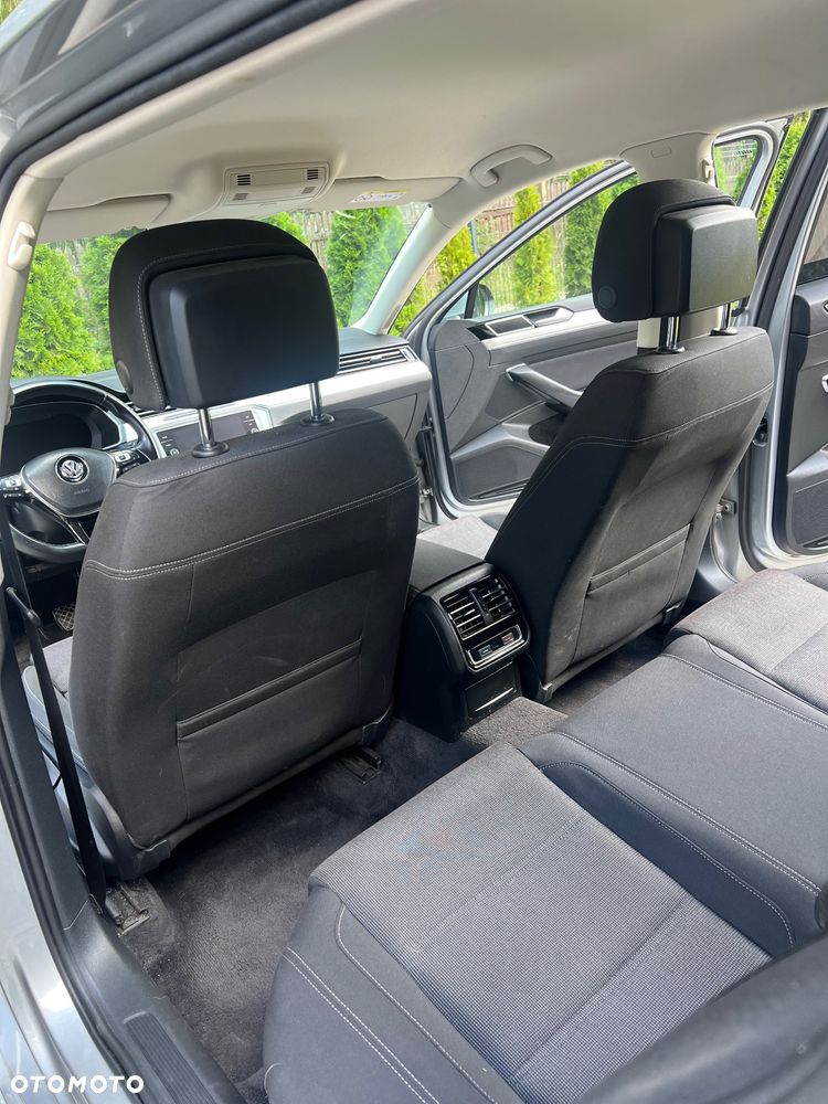 Volkswagen Passat - 13