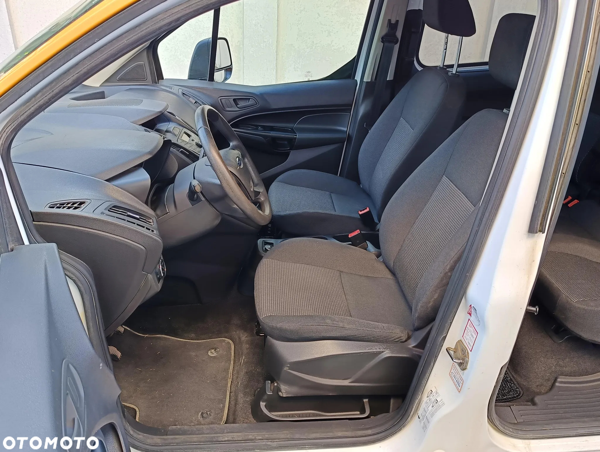 Ford Tourneo Connect 1.5 TDCi Trend - 24