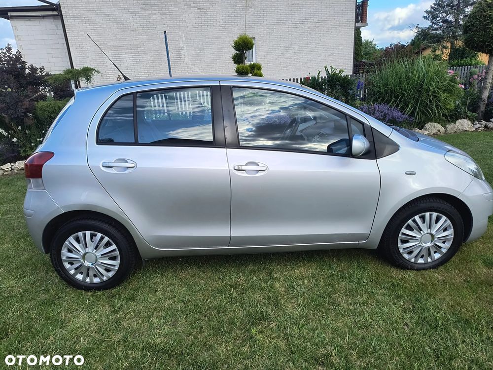 Toyota Yaris 1.33 Luna - 4