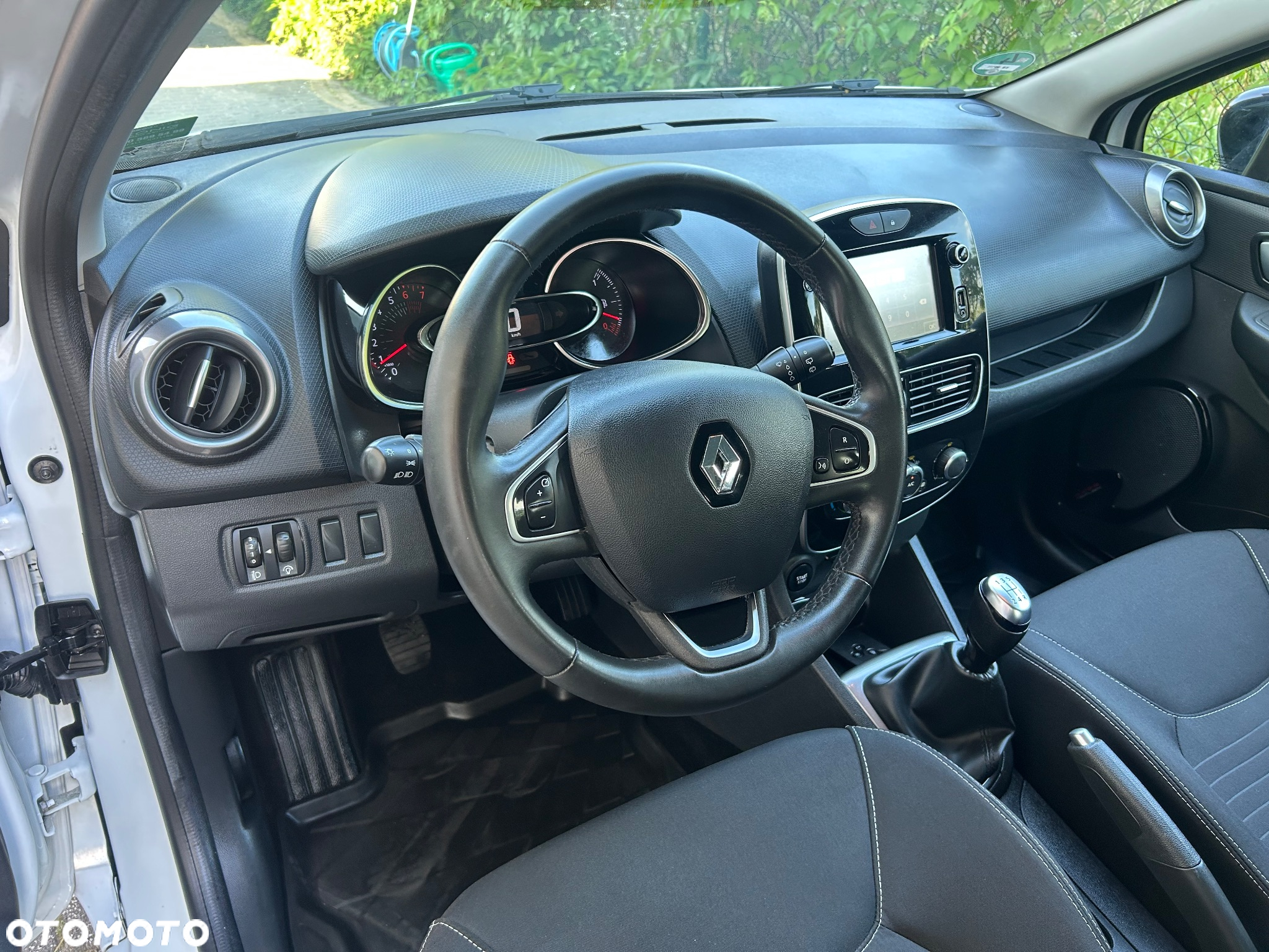Renault Clio 1.2 16V Limited EU6 - 18