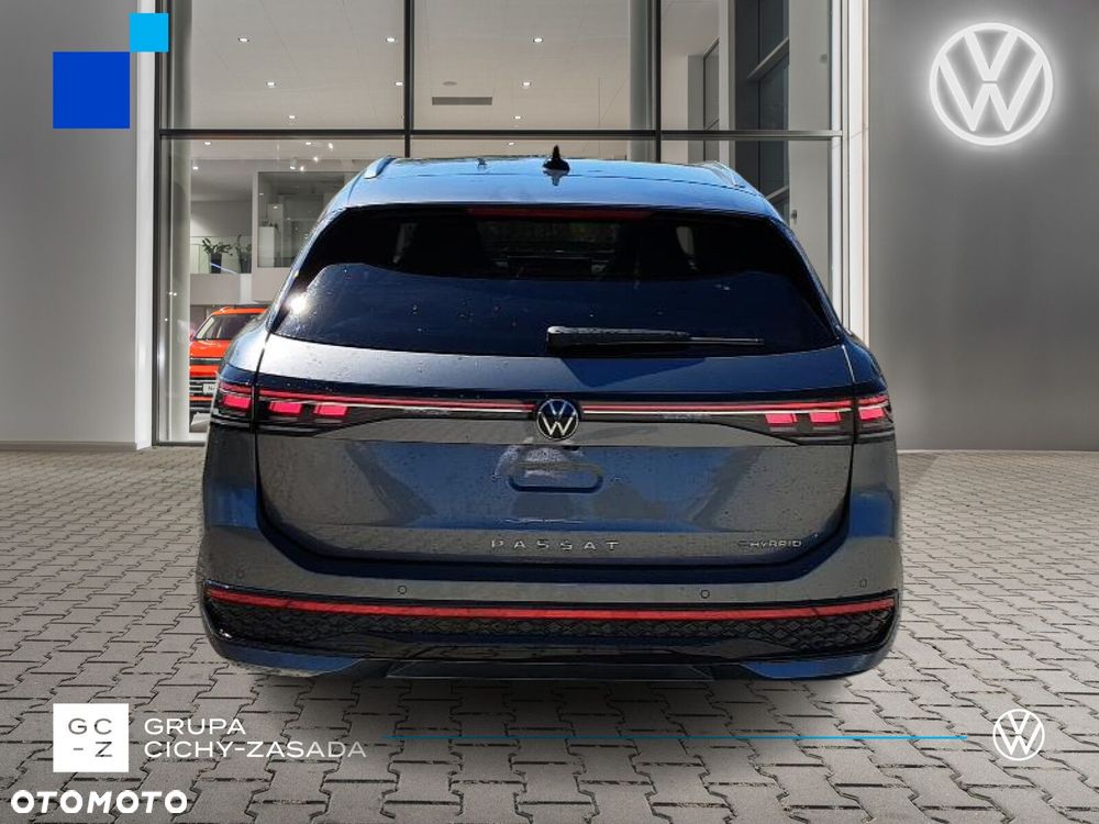 Volkswagen Passat - 4