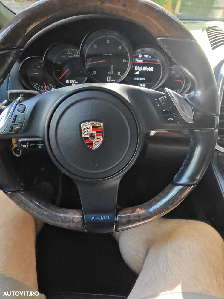 Porsche Cayenne 3.0 L V6 - 7
