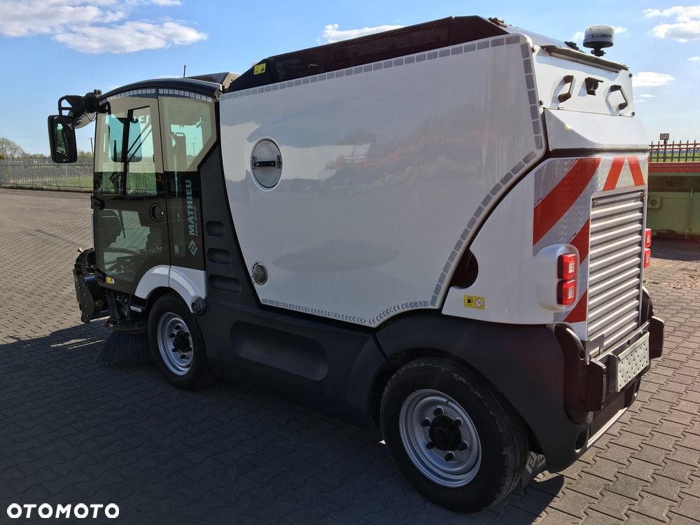 Bergmann Bronderslev UM 105 SLS Bardzo mocny rozrzutnik obornika wapna pomiotu osadów - 2