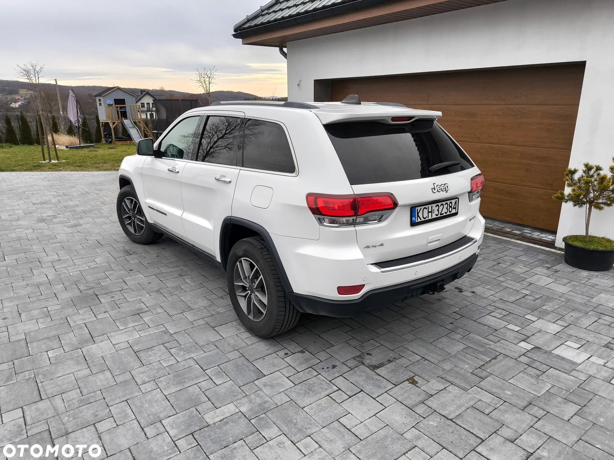Jeep Grand Cherokee - 13