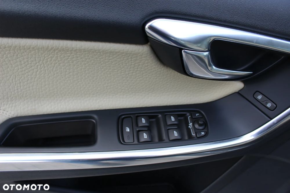 Volvo S60 T3 Summum - 16