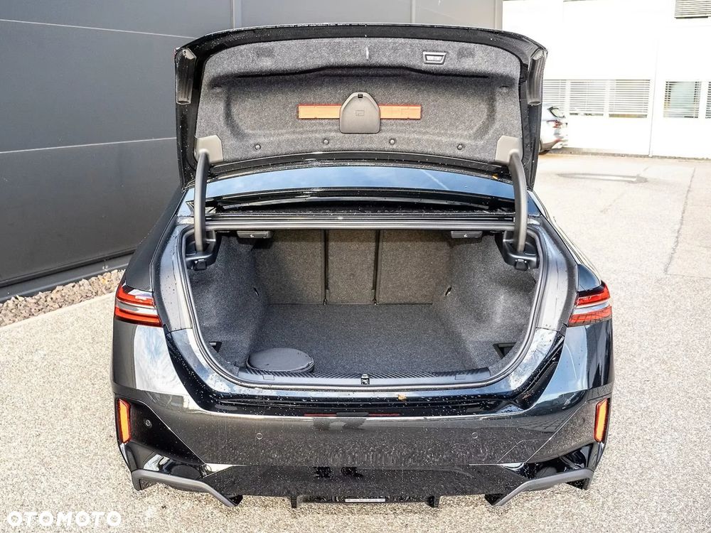 BMW Seria 5 540d xDrive mHEV M Sport - 12