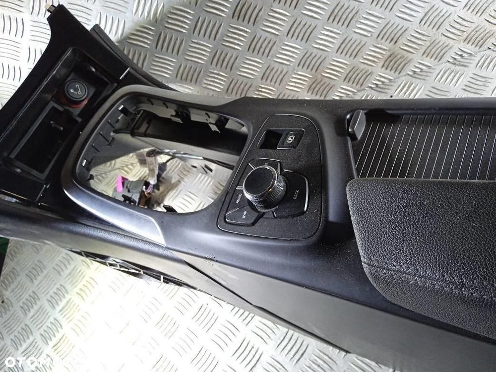 PODŁOKIETNIK OPEL INSIGNIA A - 3