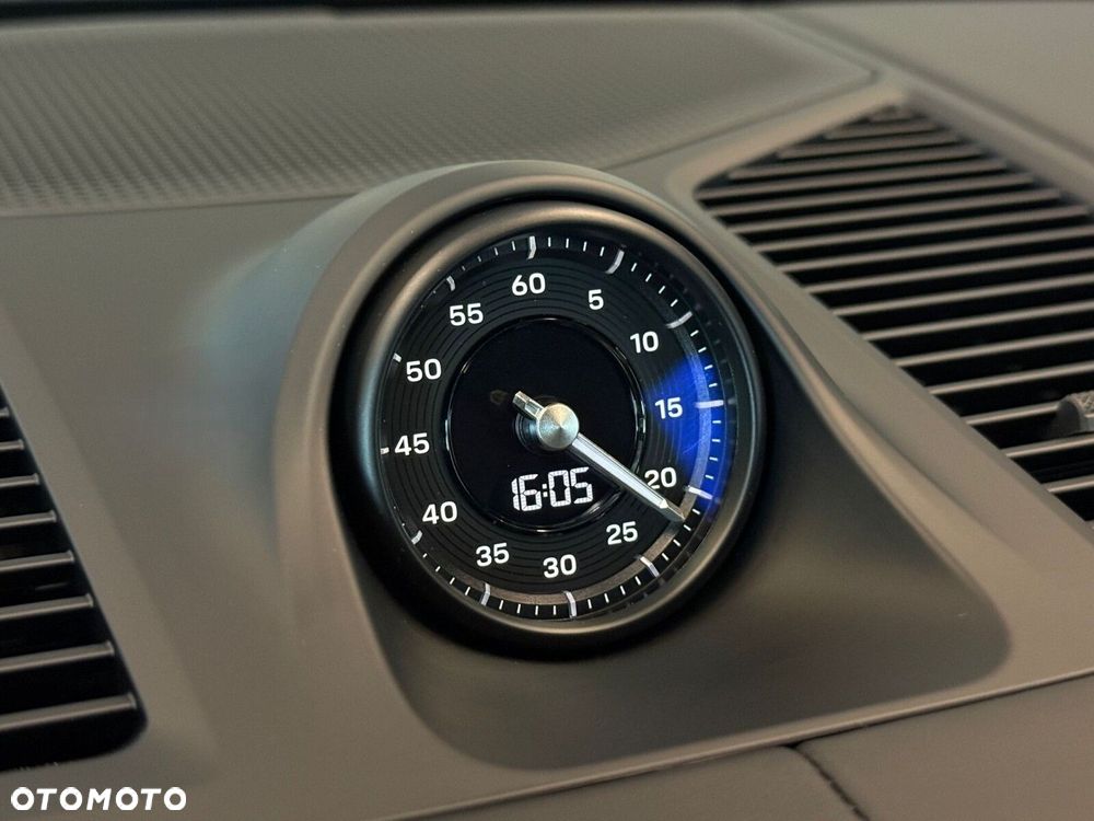 Porsche Cayenne - 22