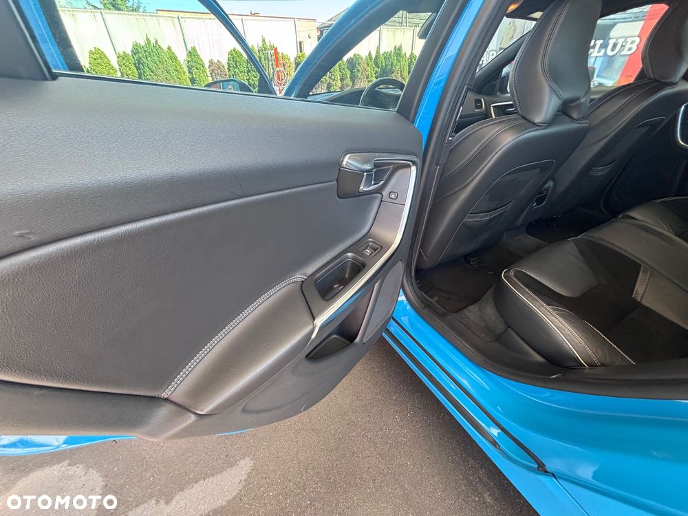 Volvo S60 T6 AWD R-Design Summum - 13
