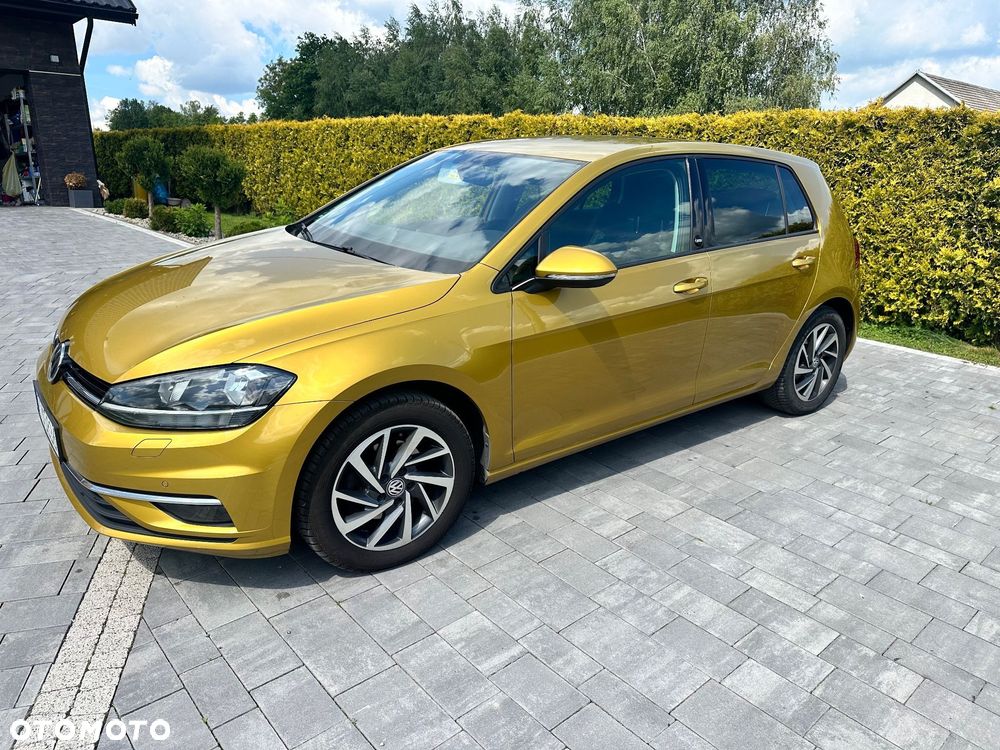 Volkswagen Golf - 6