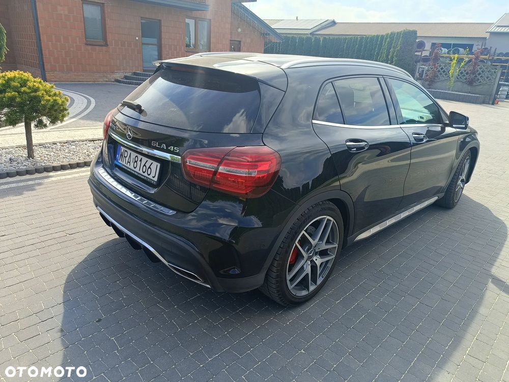Mercedes-Benz GLA - 15