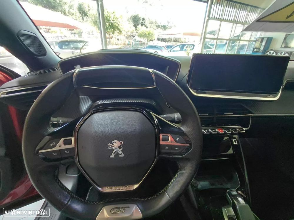 Peugeot e-2008 - 15