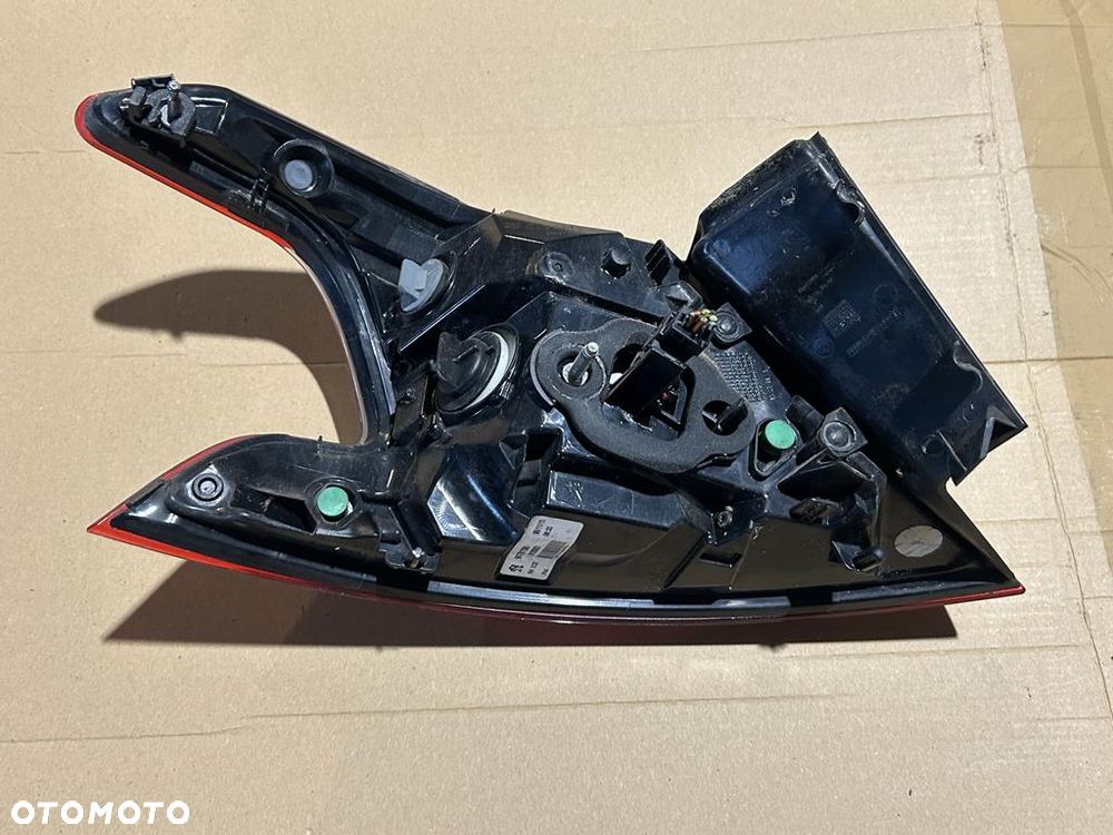 lampa prawa prawy tył tylna Peugeot 308 II T9 HB 9677817580 - 8
