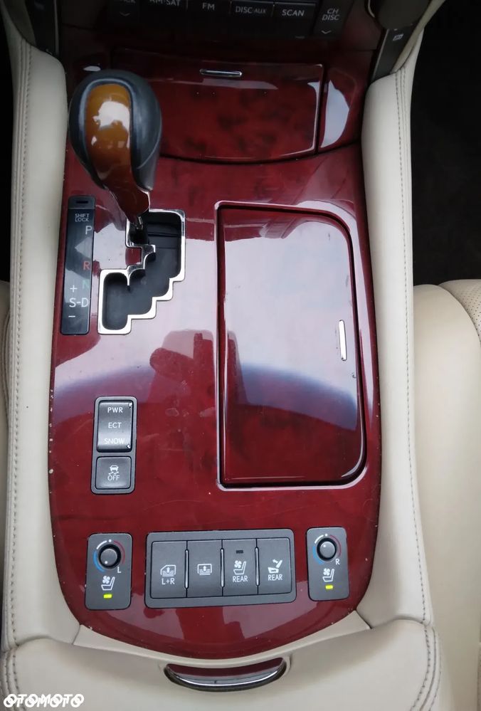 Lexus LS 460 Prestige - 25