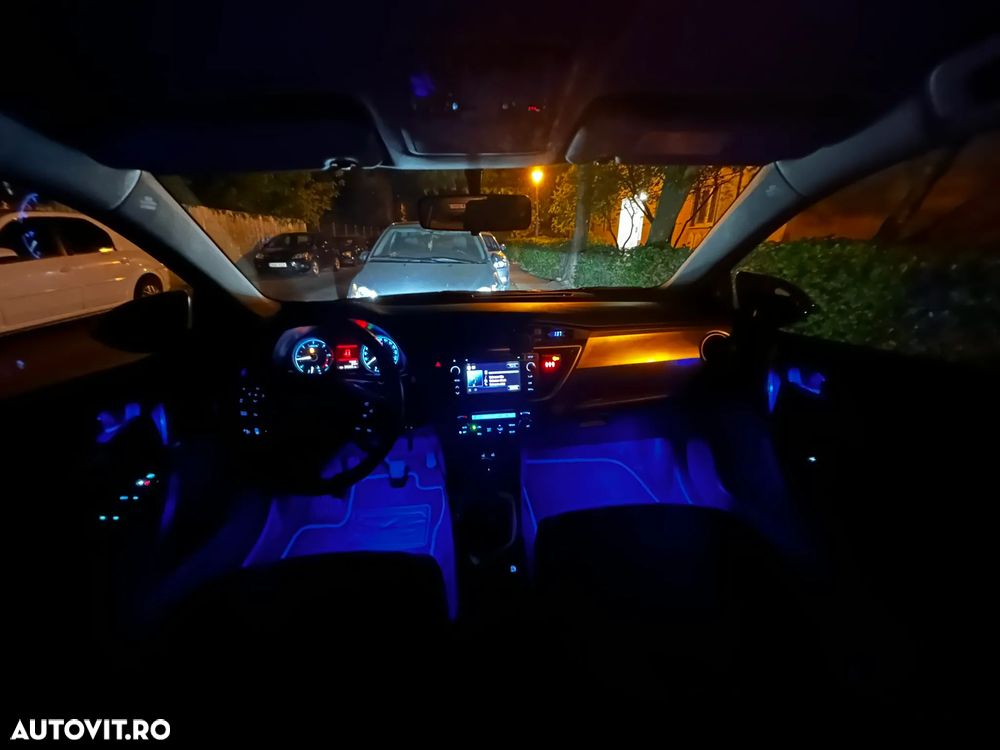 Toyota Auris 2.0 L D-4D Stop&Start Luna - 16