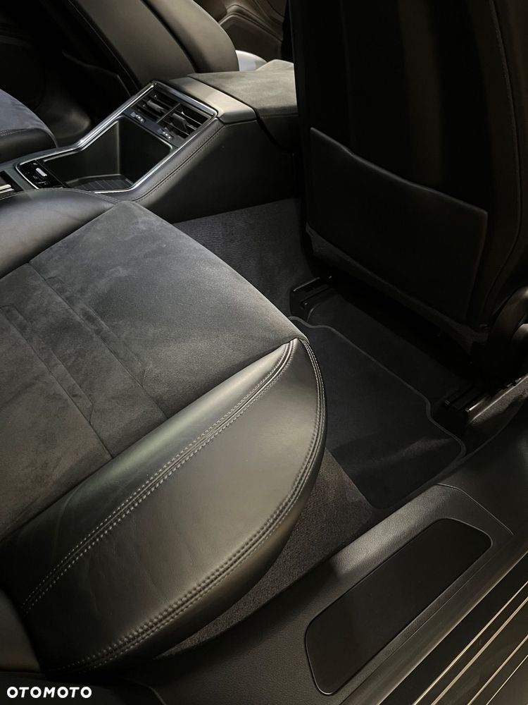 Porsche Panamera - 25