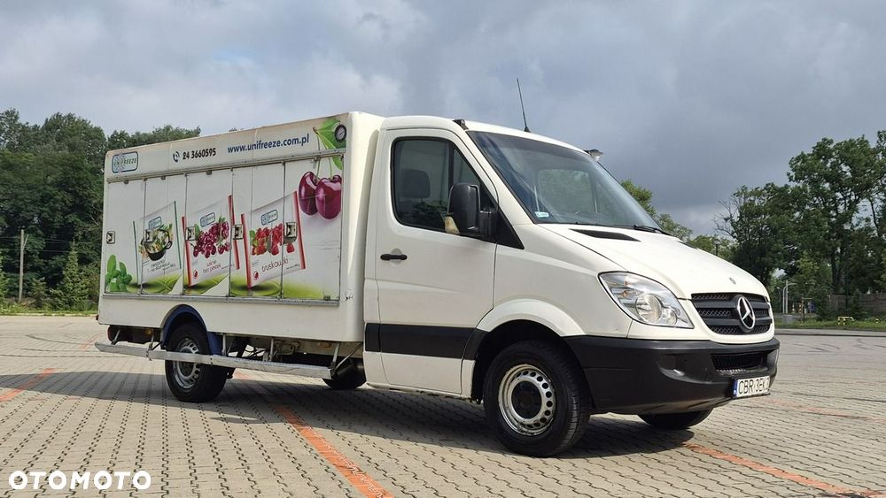 Mercedes-Benz Sprinter - 2