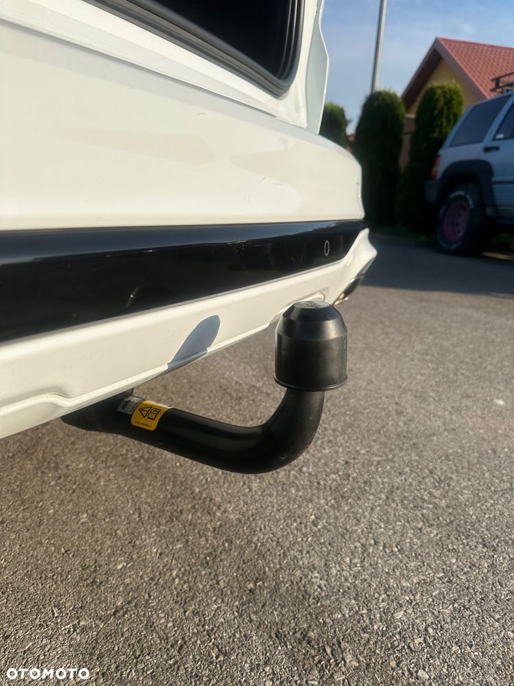 Ford Kuga - 32