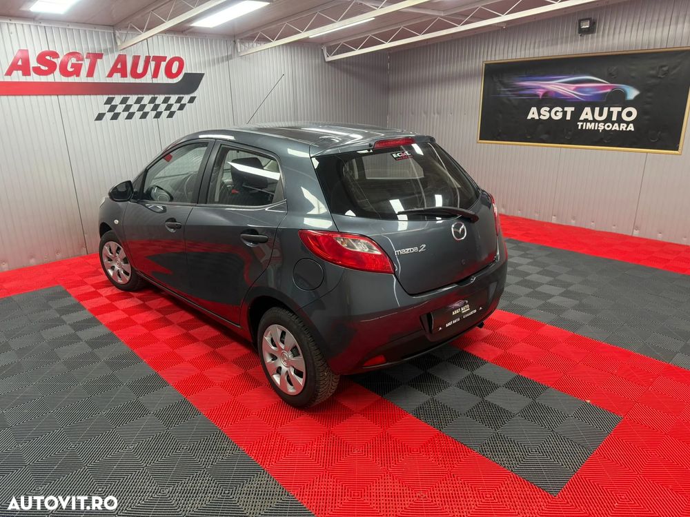Mazda 2 - 5