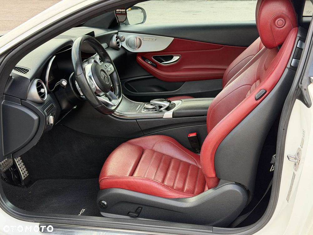 Mercedes-Benz Klasa C 300 d 4MATIC 9G-TRONIC - 19