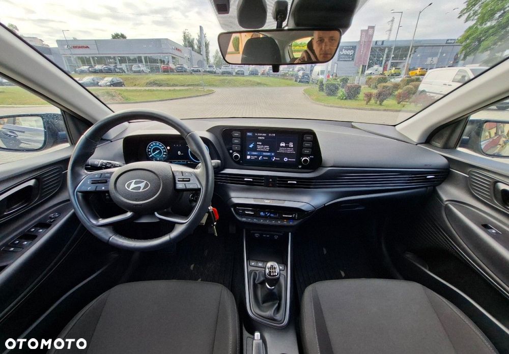 Hyundai i20 - 24