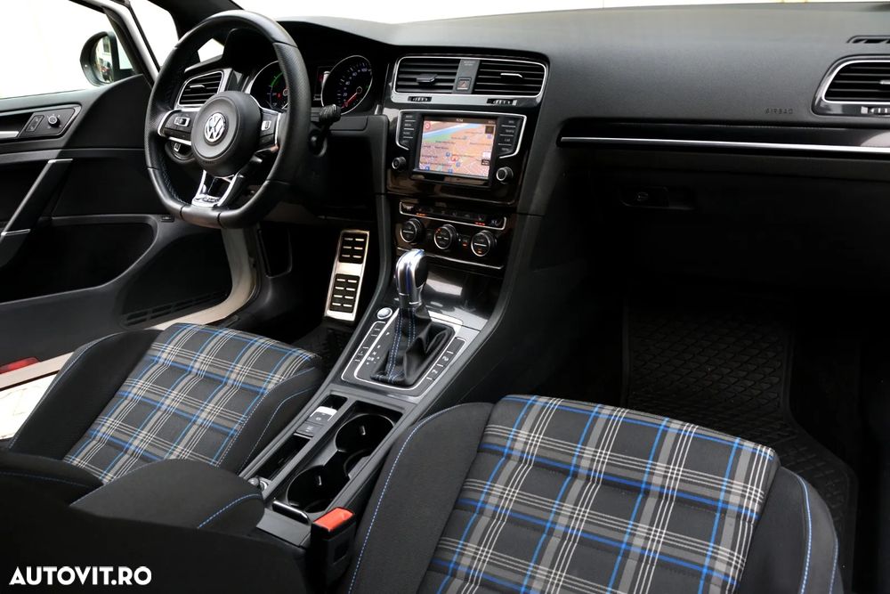 Volkswagen Golf ver-1-4-tsi-bluemotion-technology-dsg-cup - 12