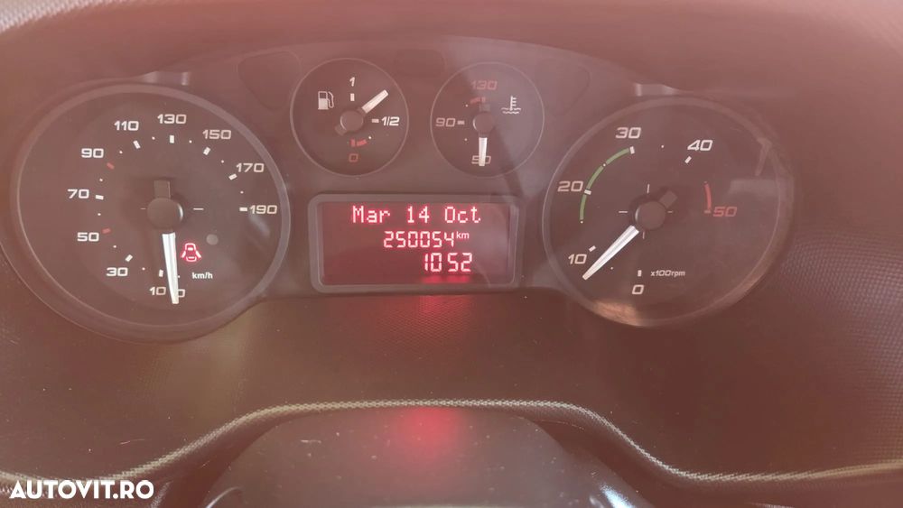 Iveco Daily 35-150 cu prelata si lift, cat B,  posibilitate leasing - 15
