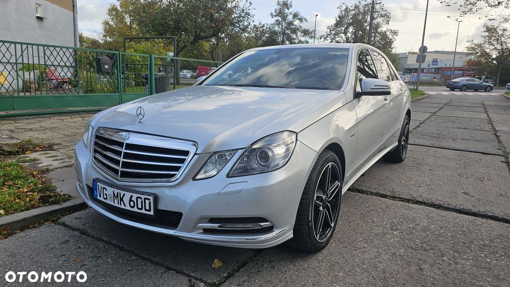 Mercedes-Benz Klasa E 350 CDI DPF BlueEFFICIENCY 7G-TRONIC Elegance - 3