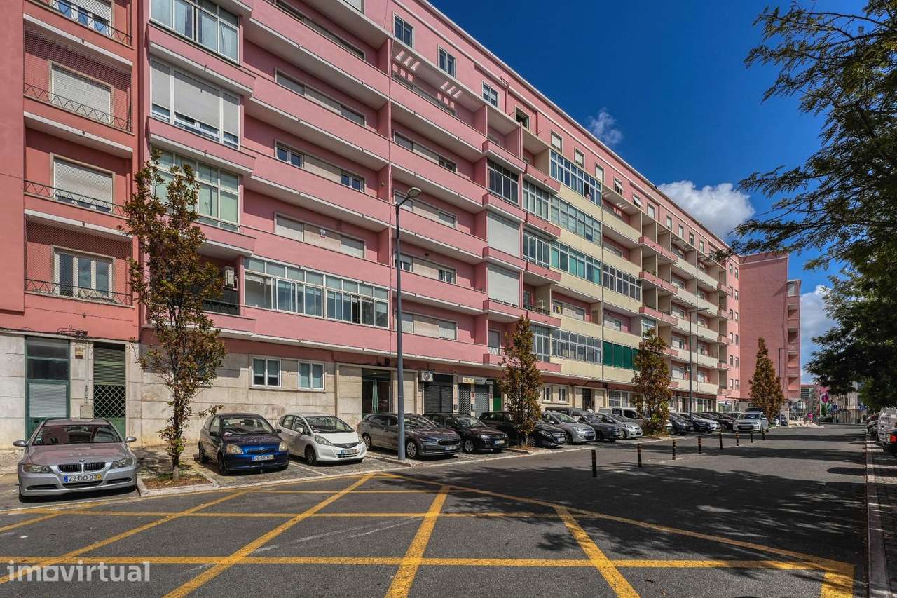 T3 de 124 m2 em Alvalade — Bairro de São Miguel, junto à Av....