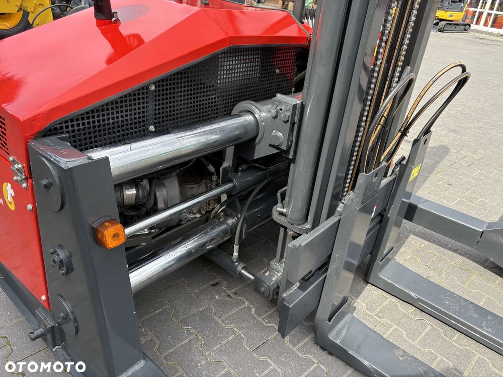 Moffett ST - 11