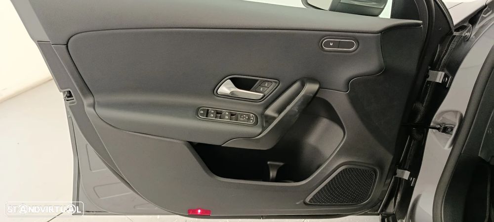Mercedes-Benz A 200 Standard - 27