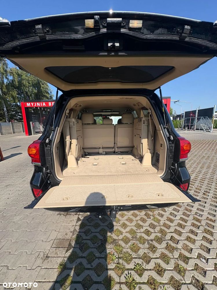 Toyota Land Cruiser - 5